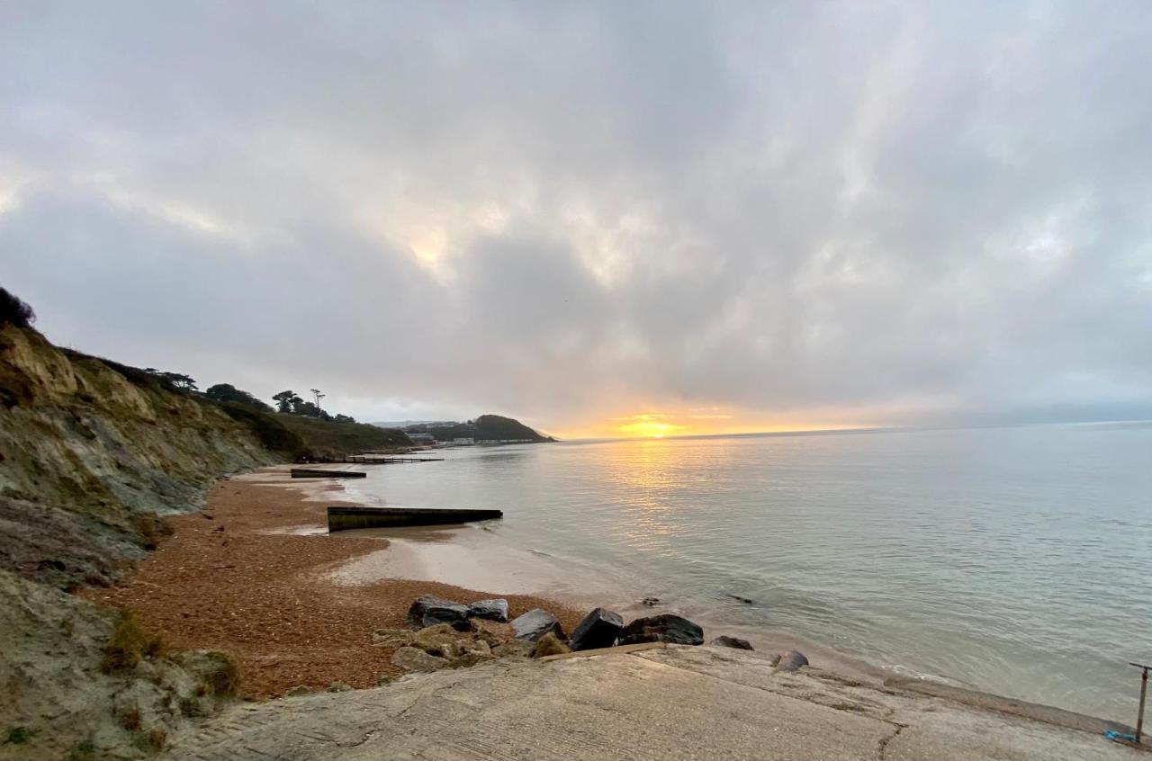 Bayview Self-catering Coastal In Rural West Wight Holiday home *