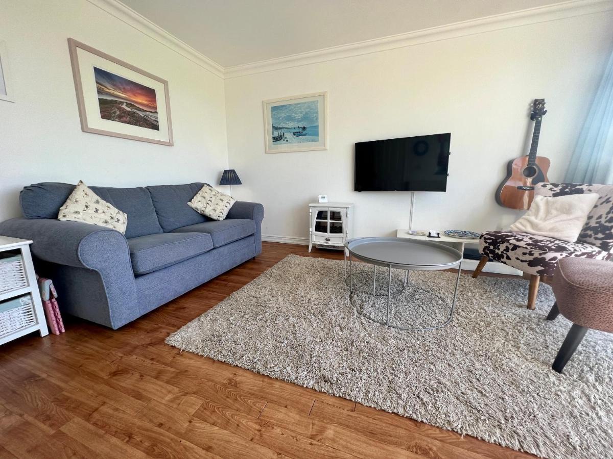 Bayview Self-catering Coastal In Rural West Wight Holiday home *